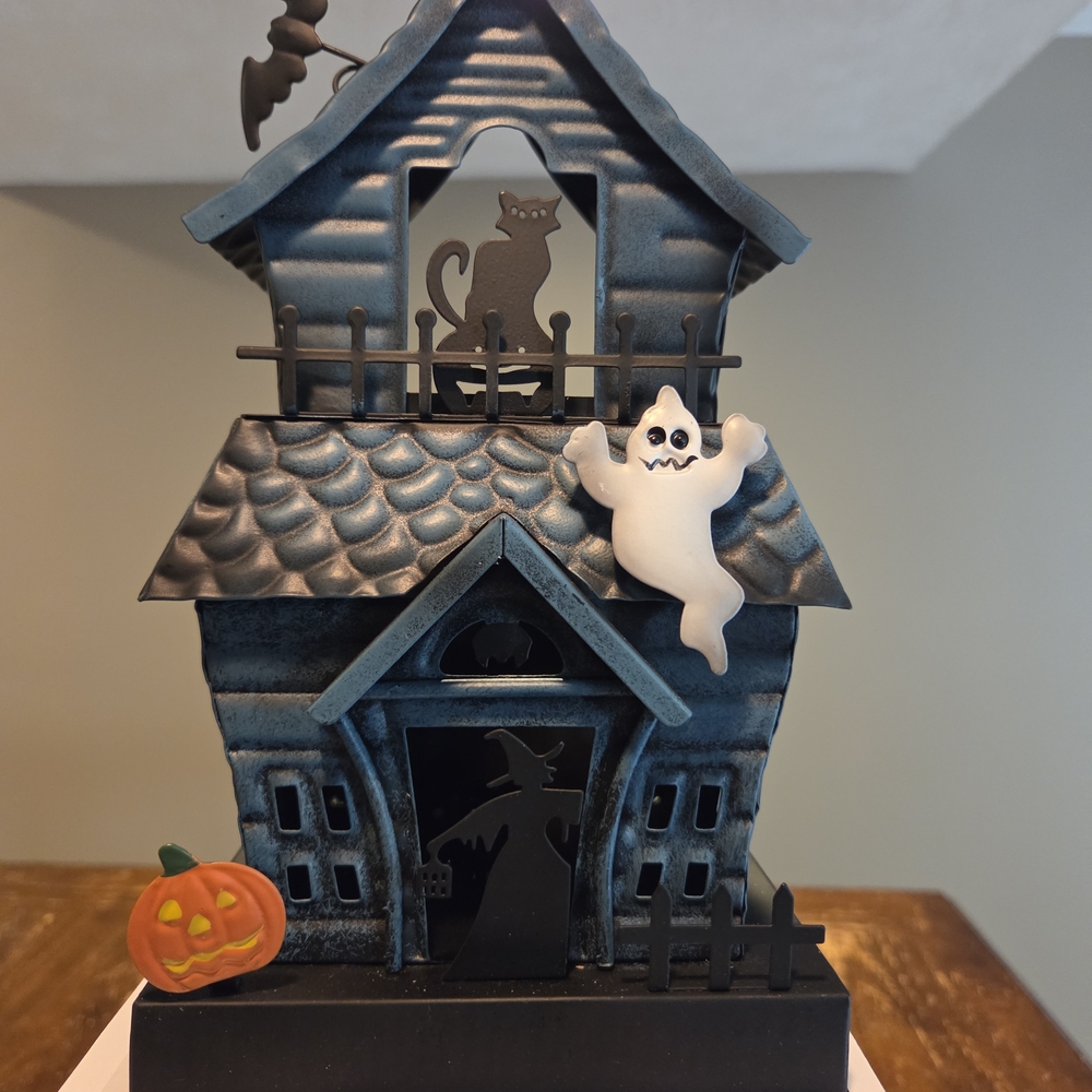 Scentsy Haunted House Warmer